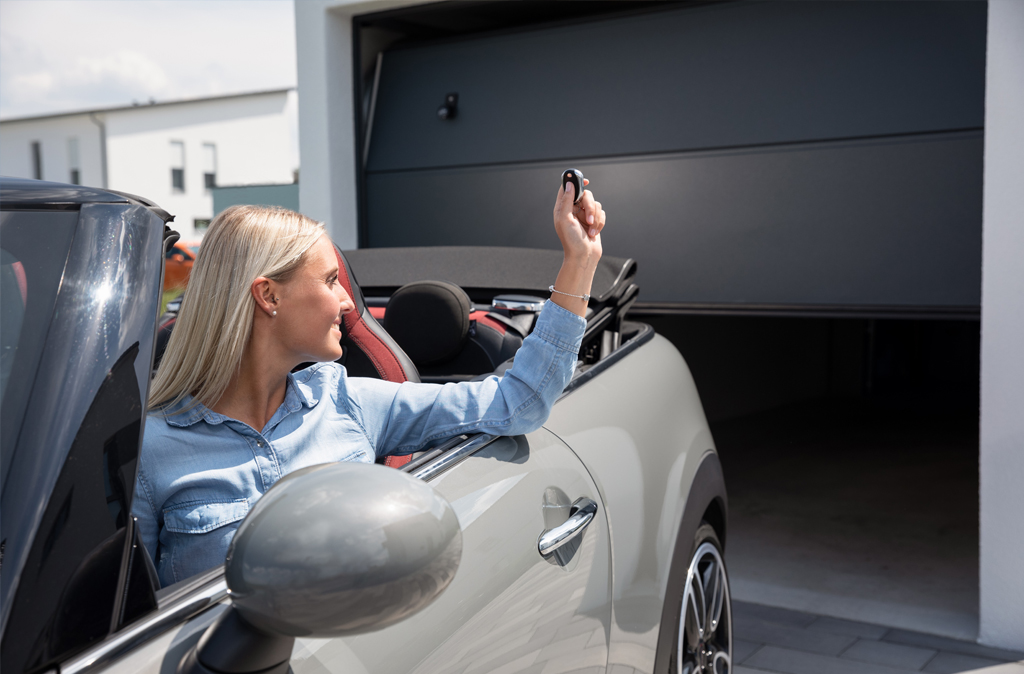 Fertiggarage Garagenzubehör elektrischer Torantrieb | ZAPF Garagen